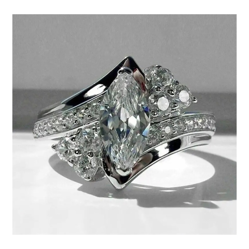 925 SILVER PLATED ZIRCON RING - Picture 3 of 5